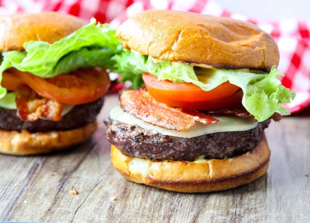 Grilled Chipotle Bacon, Lettuce & Tomato Cheeseburges