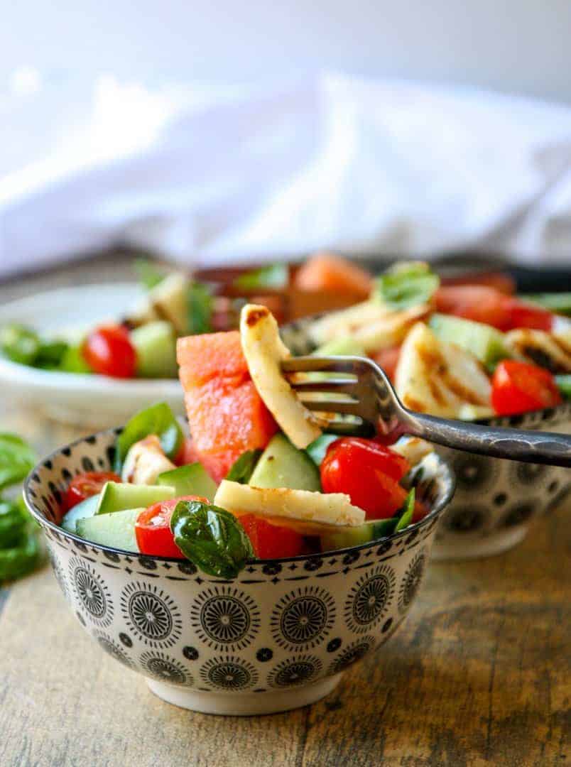 A bowl of salad, with Halloumi