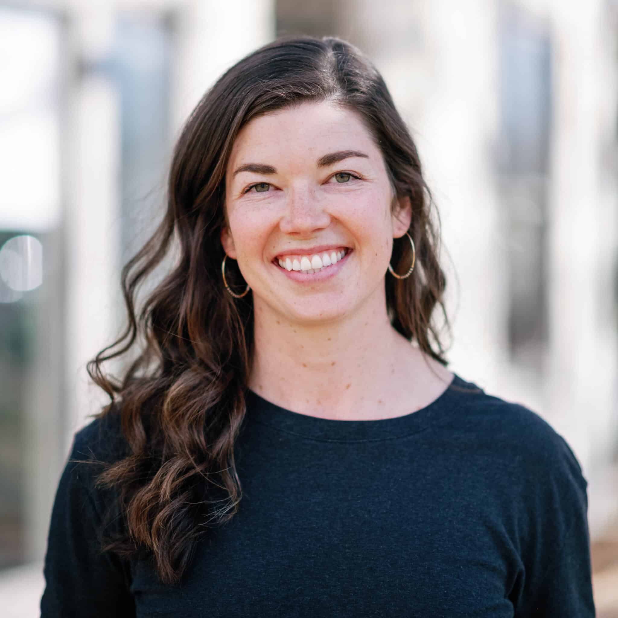 roni square headshot